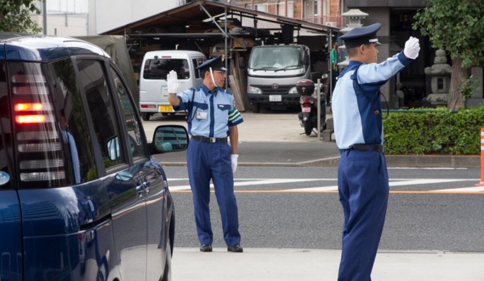 写真:店舗、イベントの駐車場での安全確保